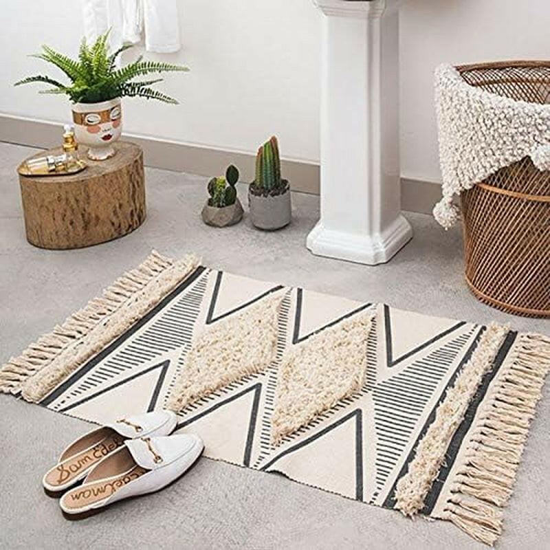 Bathroom Rug 2'X3' Boho Kitchen Rug Washable Tufted Geometric Rugs with Tassels Farmhouse Laundry Room Rug Moroccan Woven Throw Rugs Cotton Kitchen Sink Entryway Doormat for Porch/Decor.