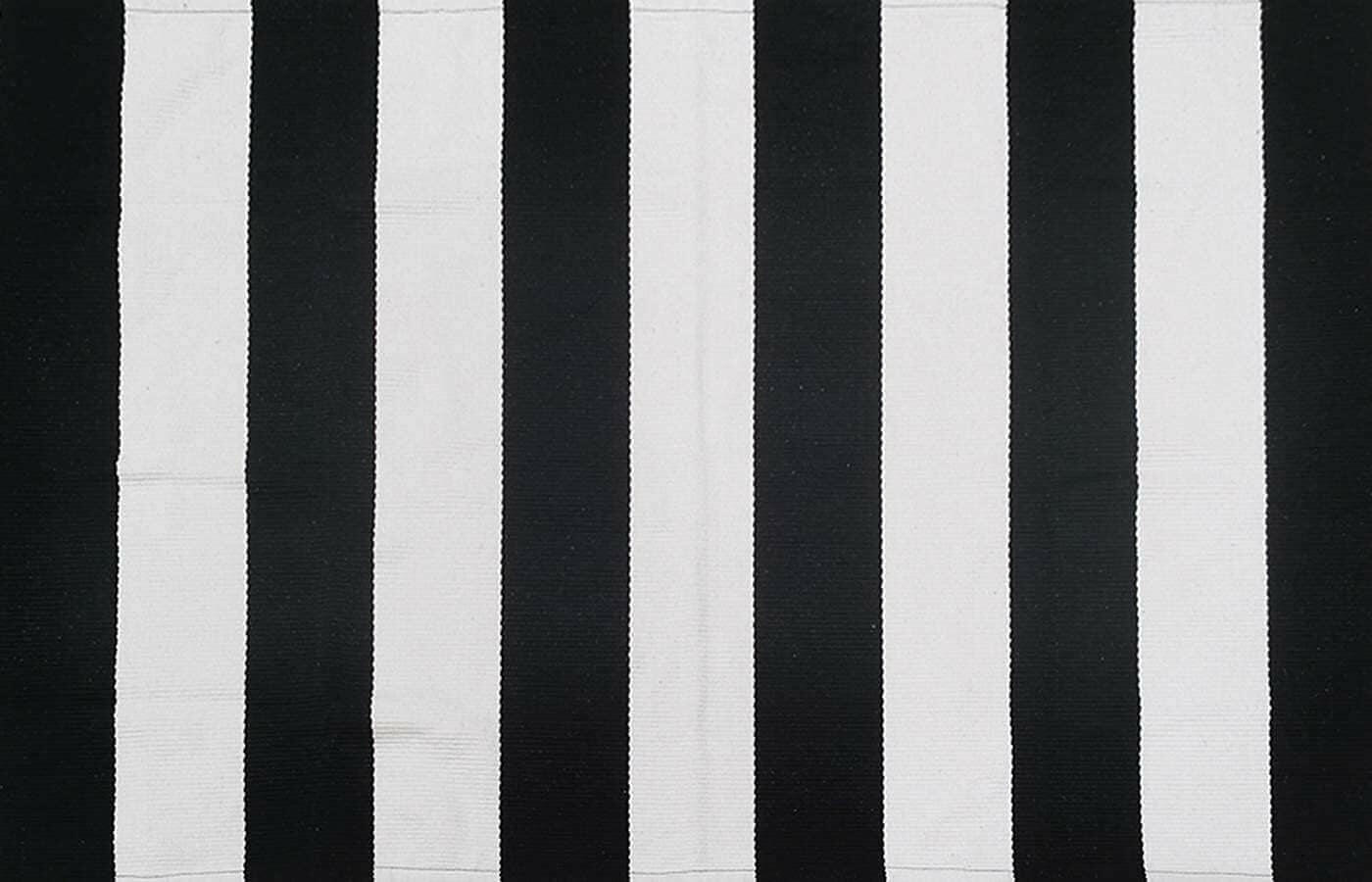 Black and White Striped Outdoor Rug 27.5X 43 Inches Front Door Mat Hand-Woven Cotton Indoor/Outdoor for Layered Mats,Welcome Mat, Porch,Farmhouse,Kitchen,Entry Way.