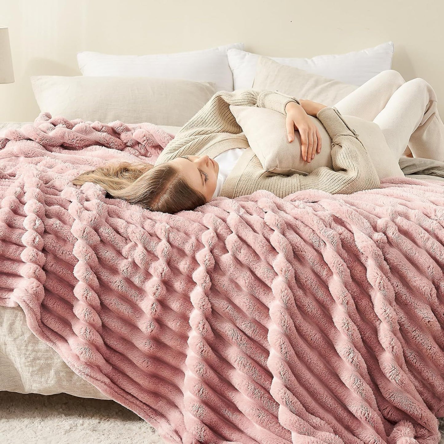 Super Soft Throw Blanket Premium Silky Flannel Fleece 3D Ribbed Jacquard