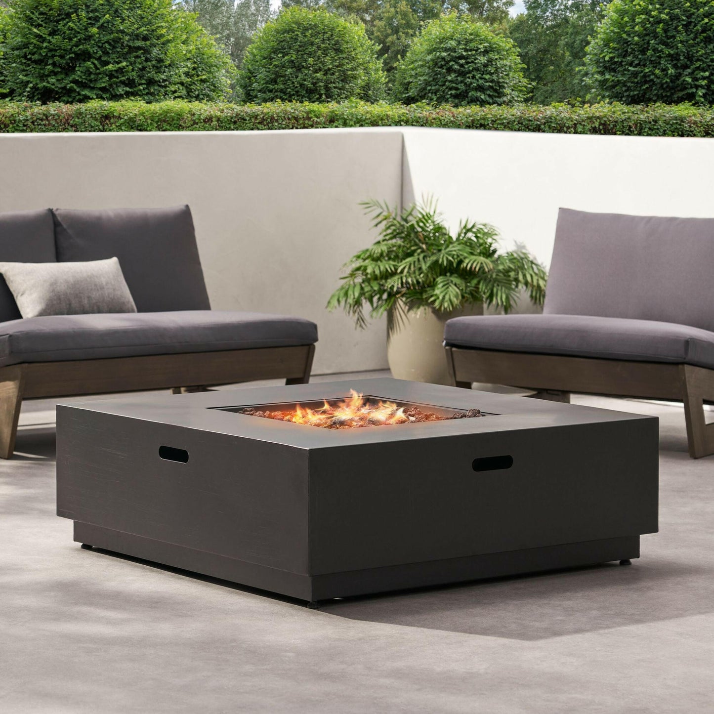 40'' SQUARE IRON FIRE PIT - 50 000 BTU (Tank cover not Included).