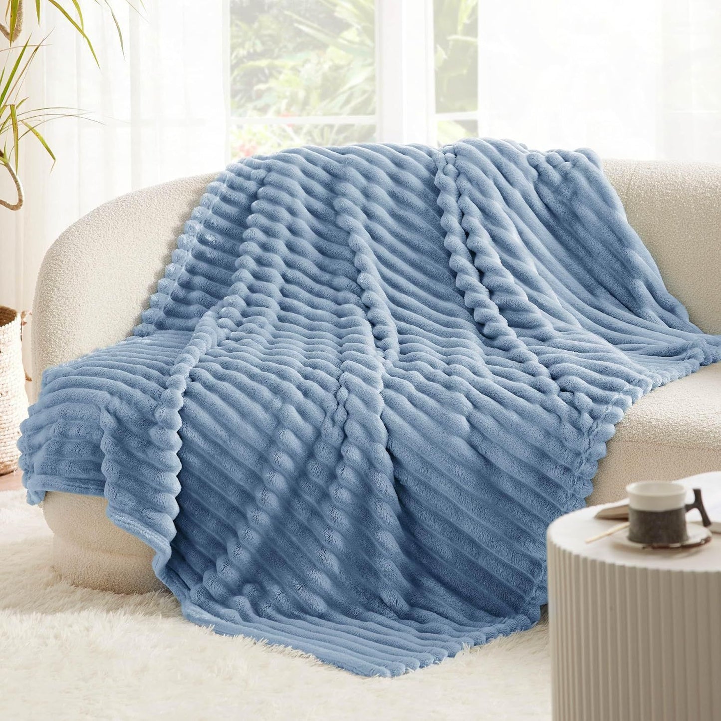 Super Soft Throw Blanket Premium Silky Flannel Fleece 3D Ribbed Jacquard