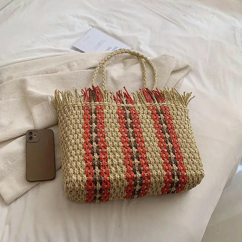 Large Capacity Straw Braided Bag.